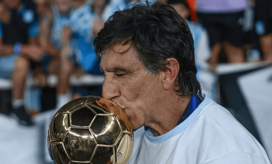 Racing aplasta a Botafogo y se consagra campeón de la Recopa Sudamericana 2025