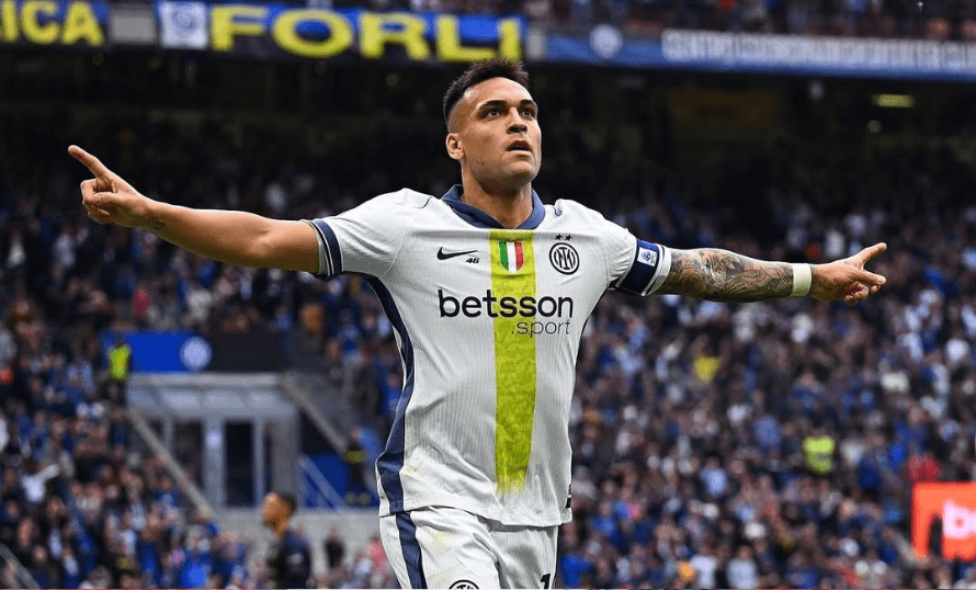 La UEFA Champions League-Lautaro Martinez