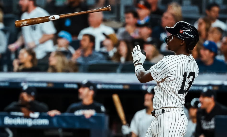 Yankees logran gran remontada y fuerzan el Juego 4 ante Toronto