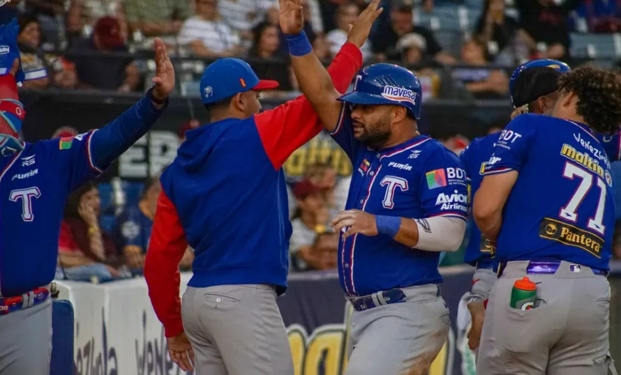 Tiburones vs. Leones: Duelo de cierre con sabor a revancha y clasificación en juego
